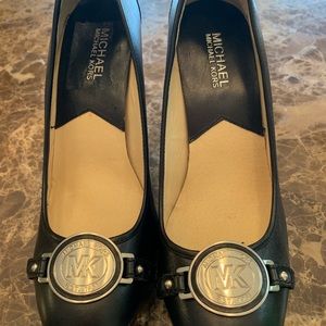 Michael Kors platform black leather pumps